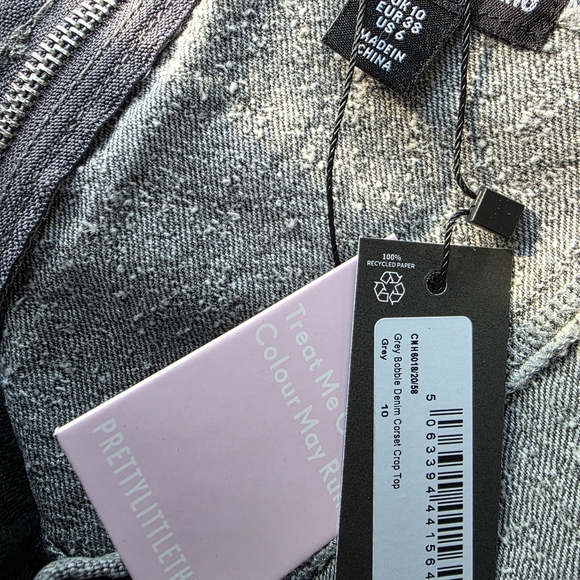 PrettyLittleThing Denim Tube Top - Picture 3 of 3